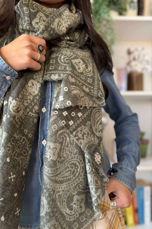 Lucky Bandana Scarf Khaki /50=